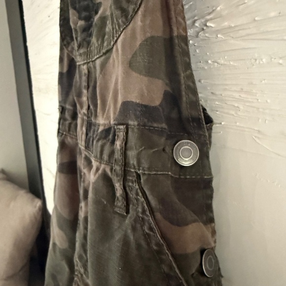TNA from Aritzia | Size XXS | Army Camo Print - Picture 4 of 7